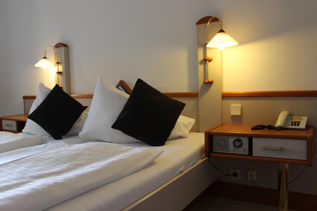 Seehotel Paulitsch Velden am Wörthersee Oda fotoğraf